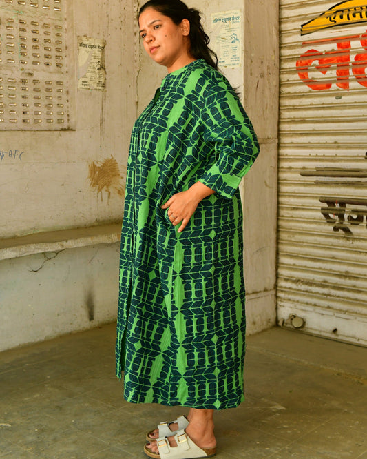 Beachy Tunic in 'Green Flamingo Splits'