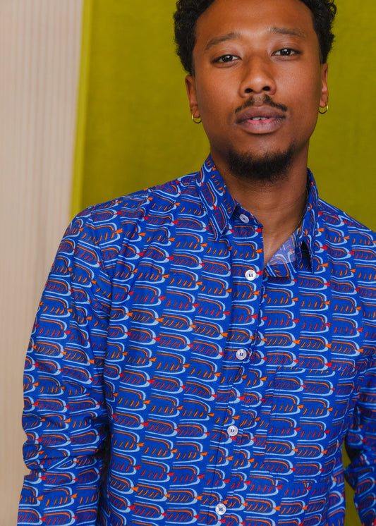 Robbie Shirt in 'Beaky on Blue'
