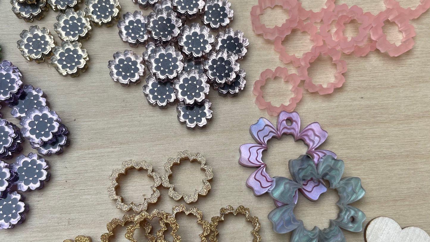 Create your own pair of joyful earrings with Rosa Pietsch