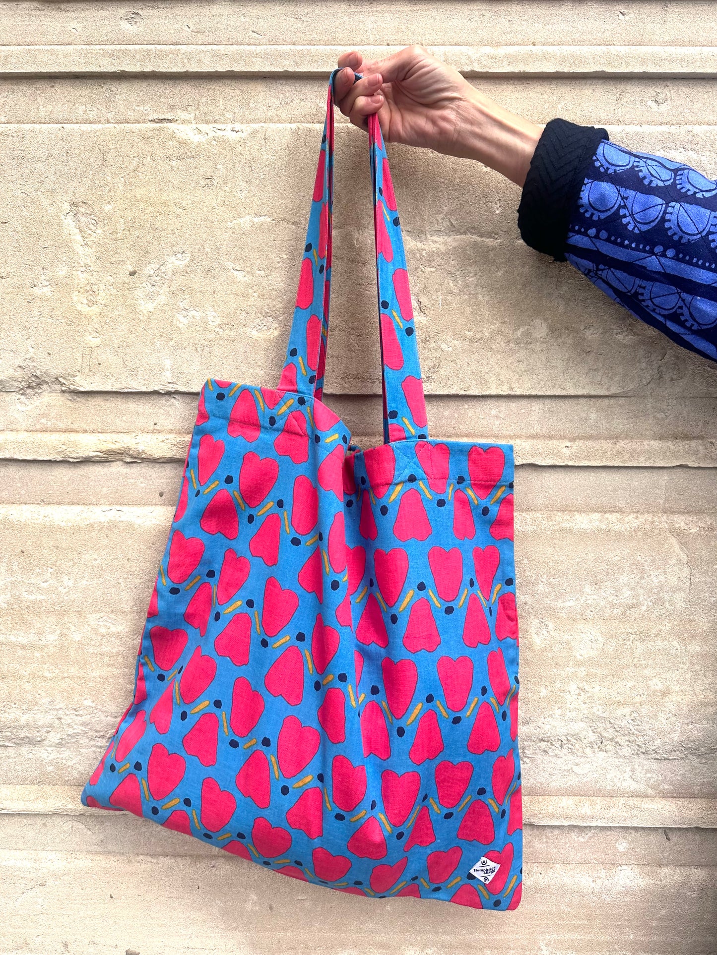 Giant Tote Bag in 'Blue Honey Heart'