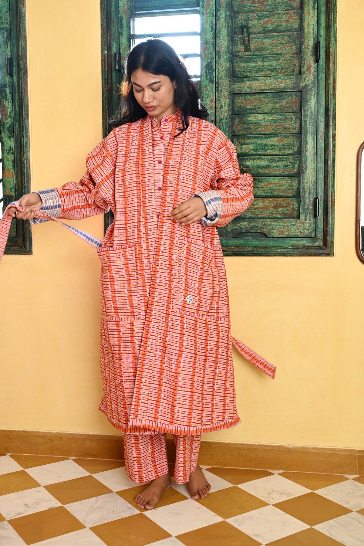 Quilted Housecoat reversible in 'Crimson and Powder Tulip