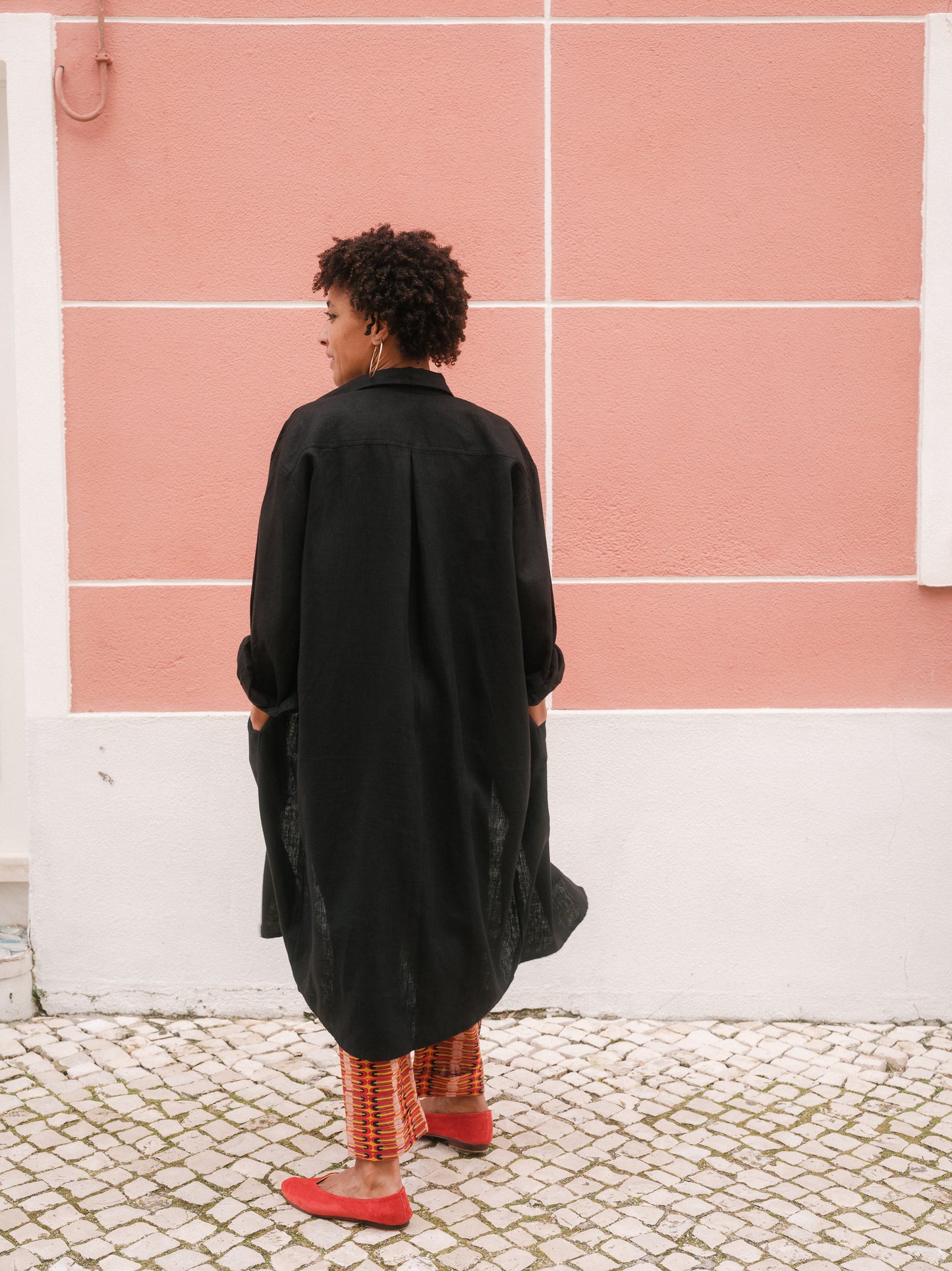 Alice Overshirt in 'Black 100% Linen'