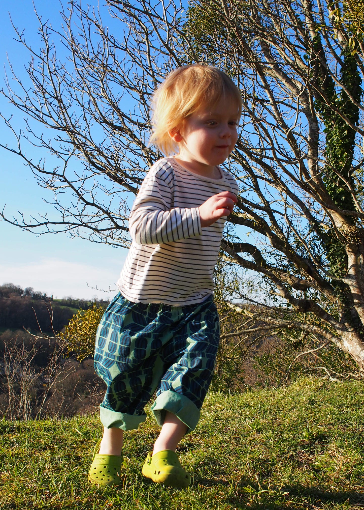 Kid's Trousers in 'Green Flamingo Splits'