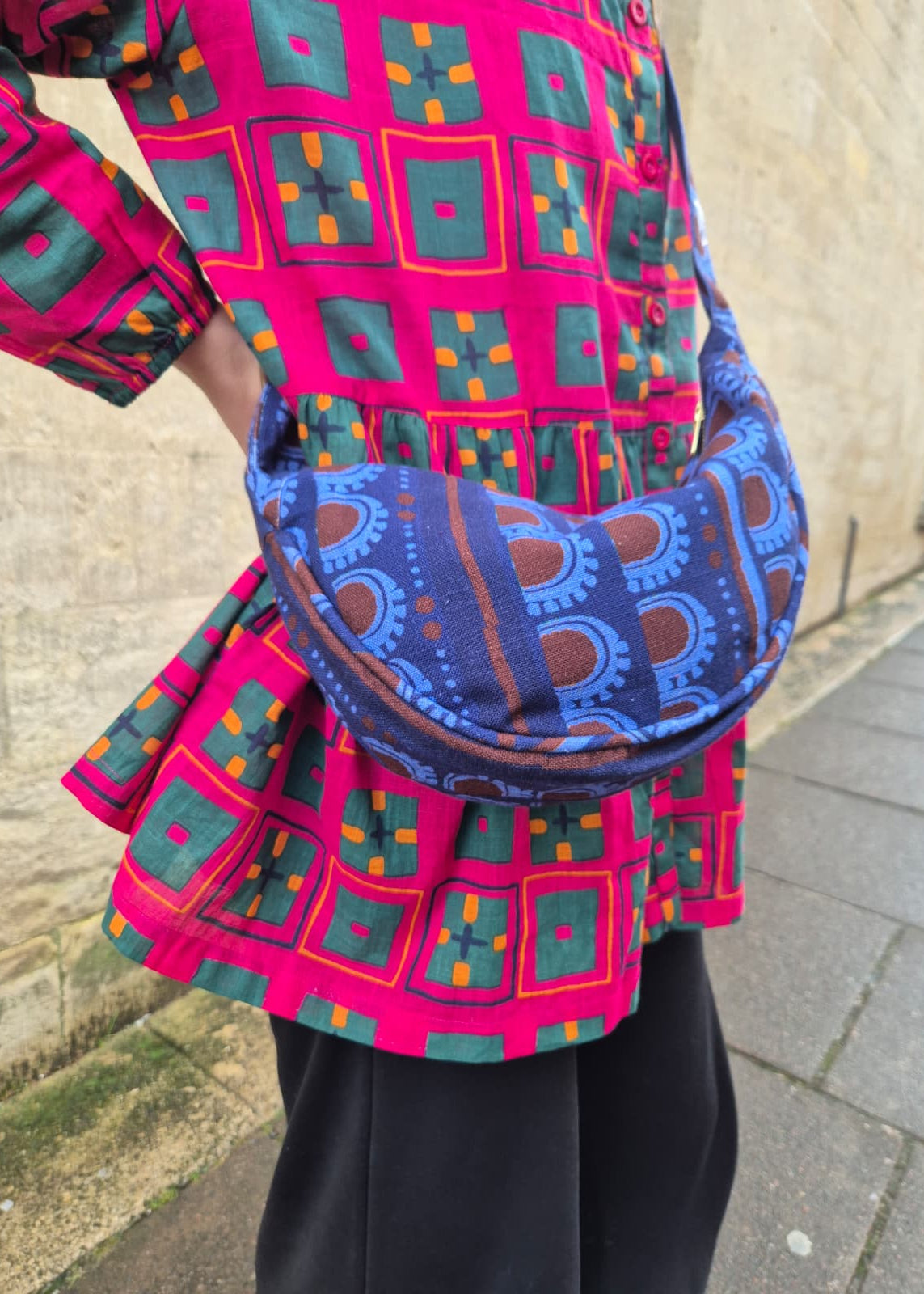 Cross Body Bag in Burgundy Bead