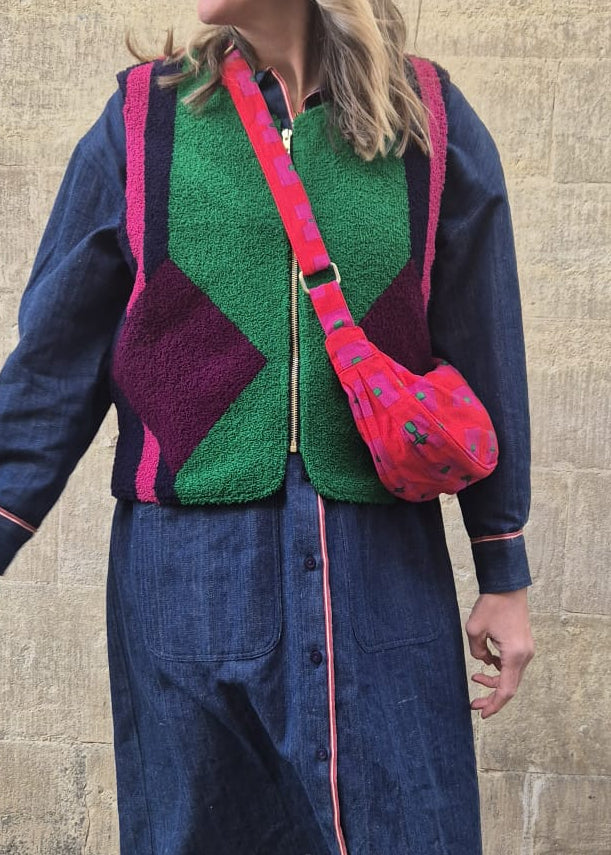 Cross Body Bag in Hot pink bric a brac